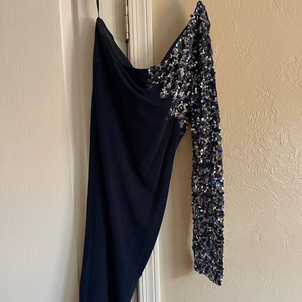 One shoulder, navy blue dress